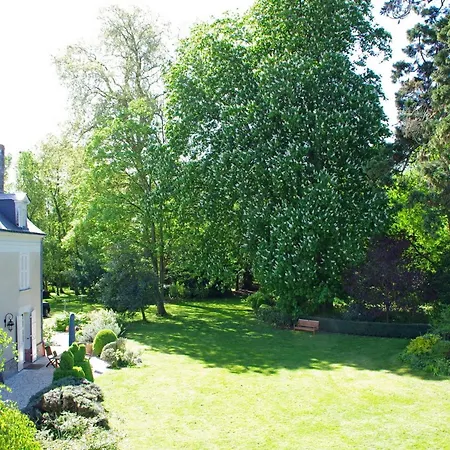 D'hotes Spacieuses Pres De La Loire - Fr-1-622-116 Bed & Breakfast *