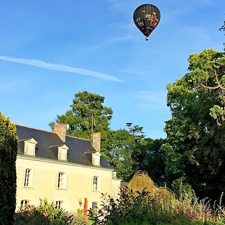 Bed & Breakfast D'hotes Spacieuses Pres De La Loire La Menitré