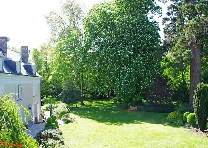 D'hotes Spacieuses Pres De La Loire - Fr-1-622-116 Panzió *