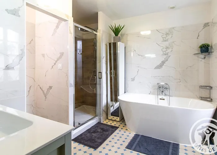 Panzió D'hotes Spacieuses Pres De La Loire - Fr-1-622-116 La Menitré