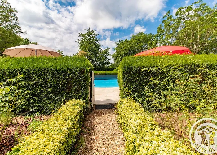 D'hotes Spacieuses Pres De La Loire - Fr-1-622-116 Panzió La Menitré